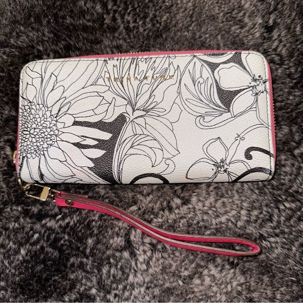 Trina Turk Black White Pink Floral Print Large Wallet Wristlet Boho Chic Preppy